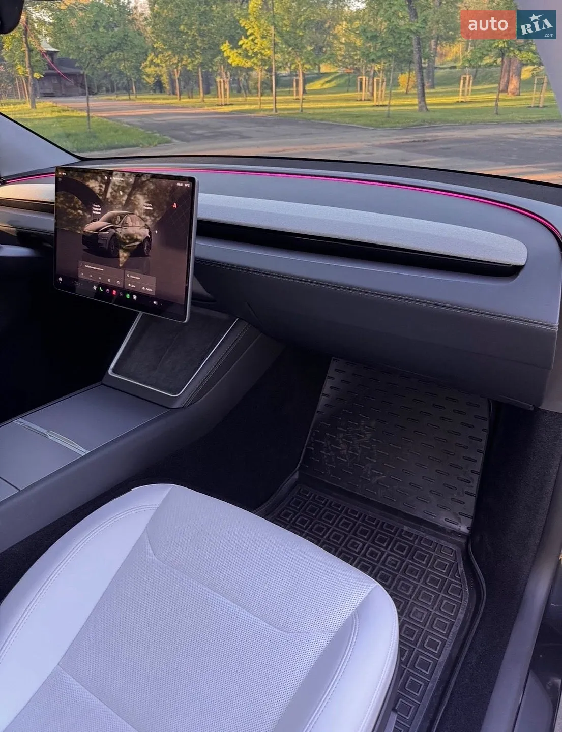2025 Tesla Model Y - мініатюра 22