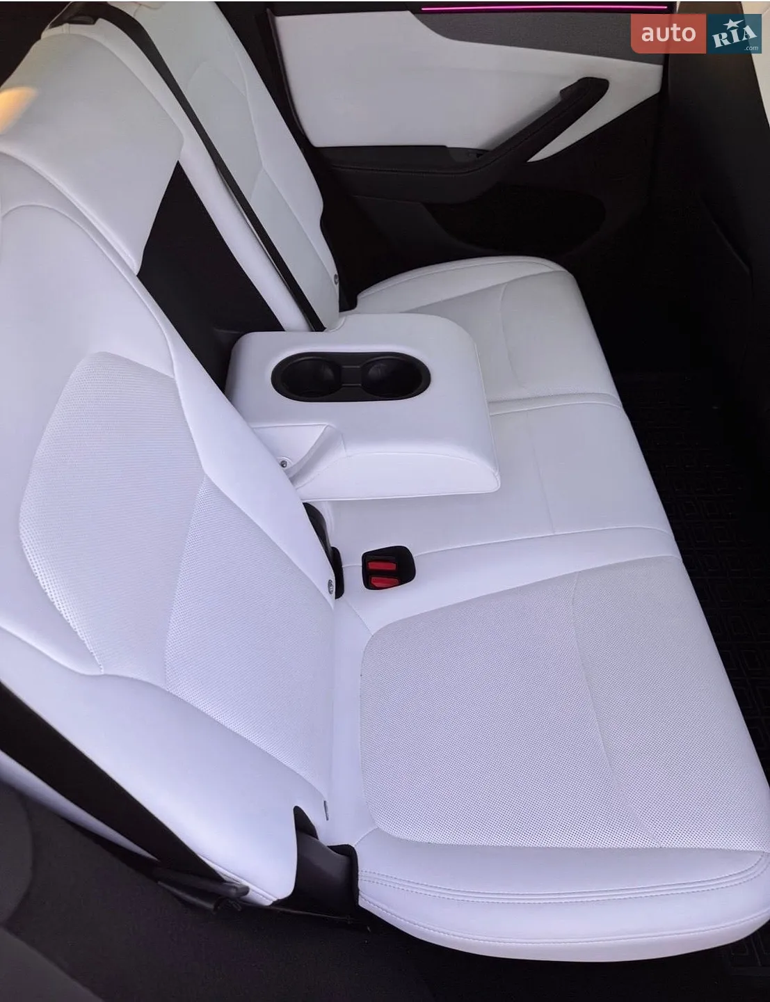 2025 Tesla Model Y - мініатюра 27