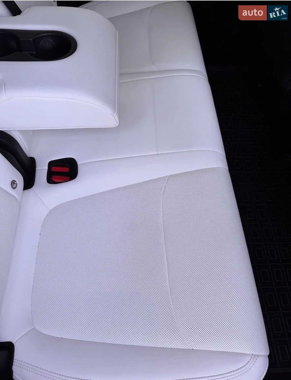 2025 Tesla Model Y - мініатюра 28