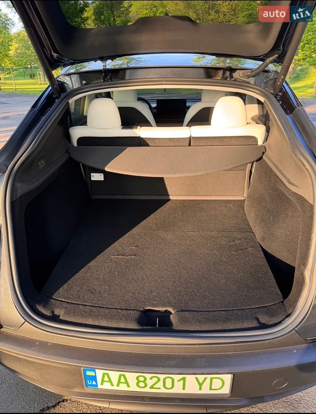 2025 Tesla Model Y - мініатюра 35