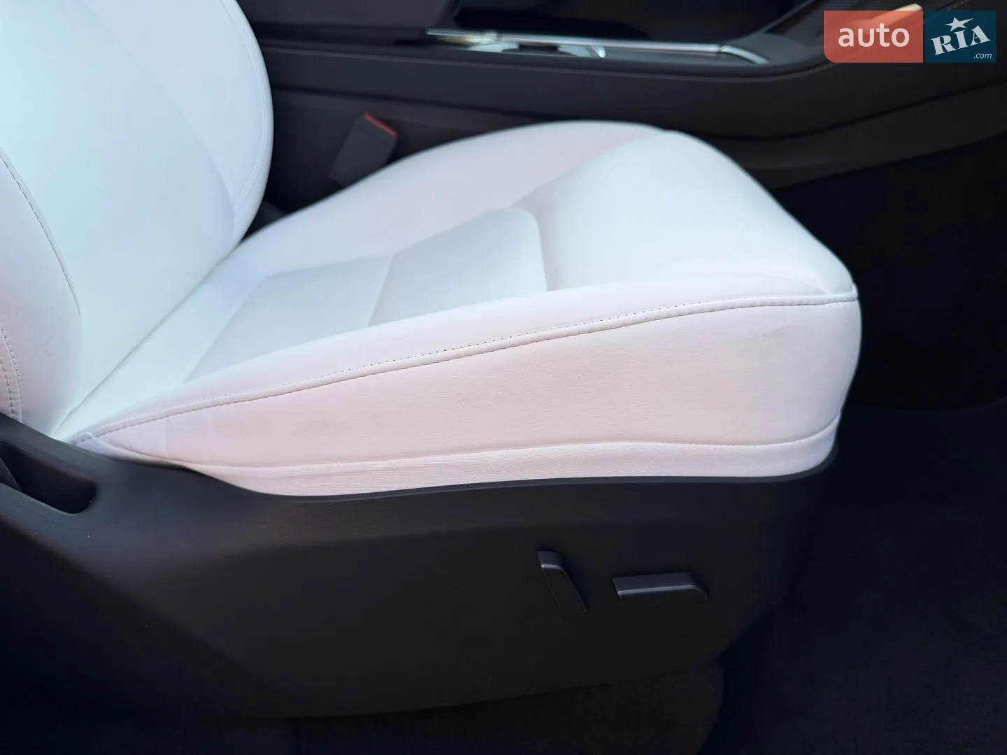 2024 Tesla Model Y - мініатюра 24