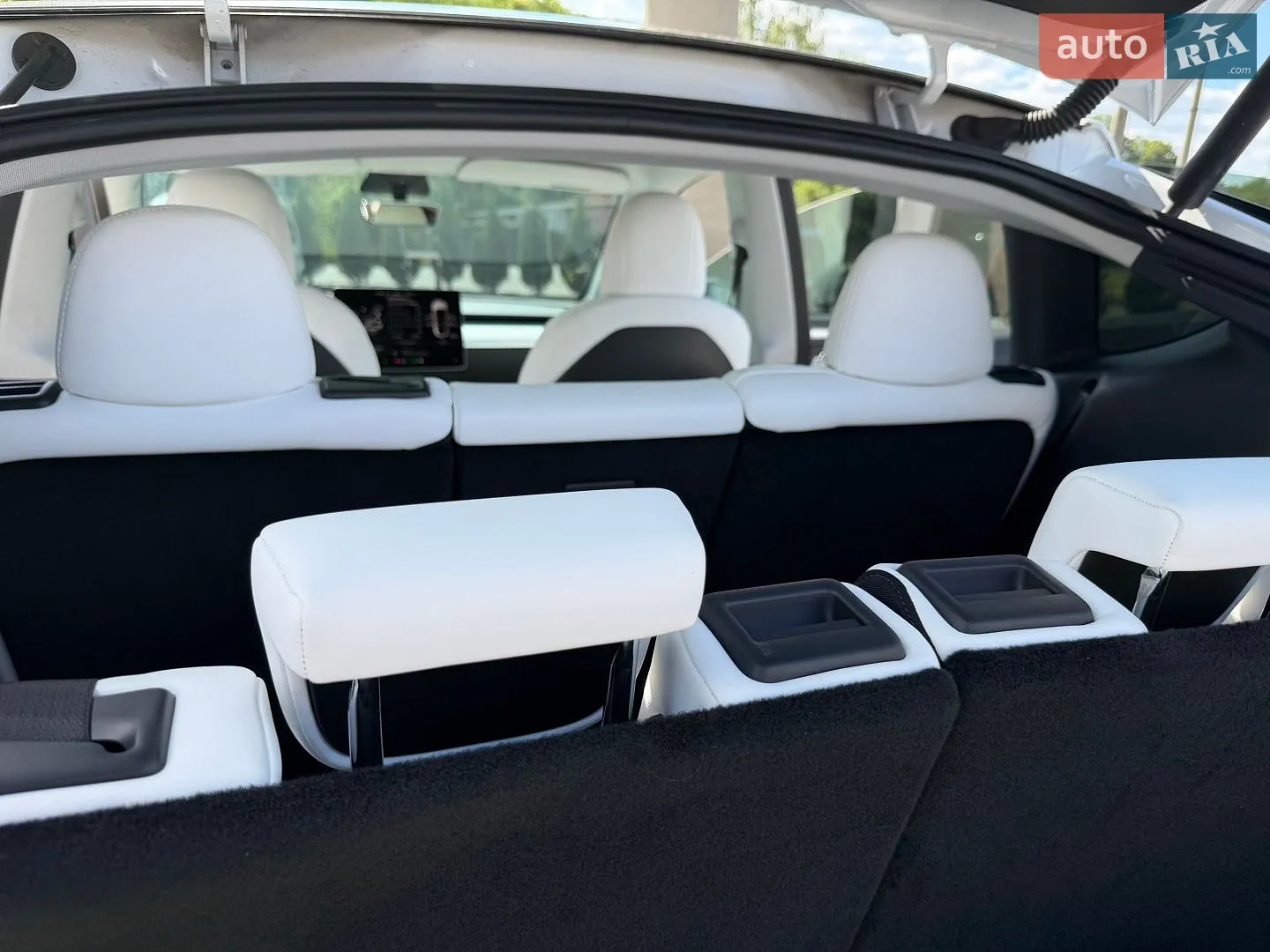 2023 Tesla Model Y - мініатюра 4