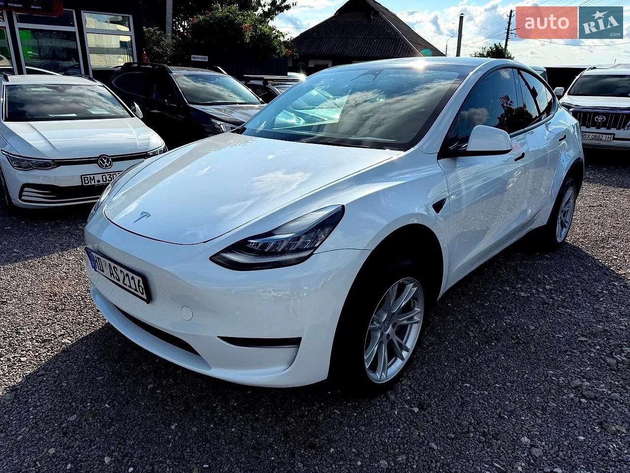 2023 Tesla Model Y - мініатюра 3