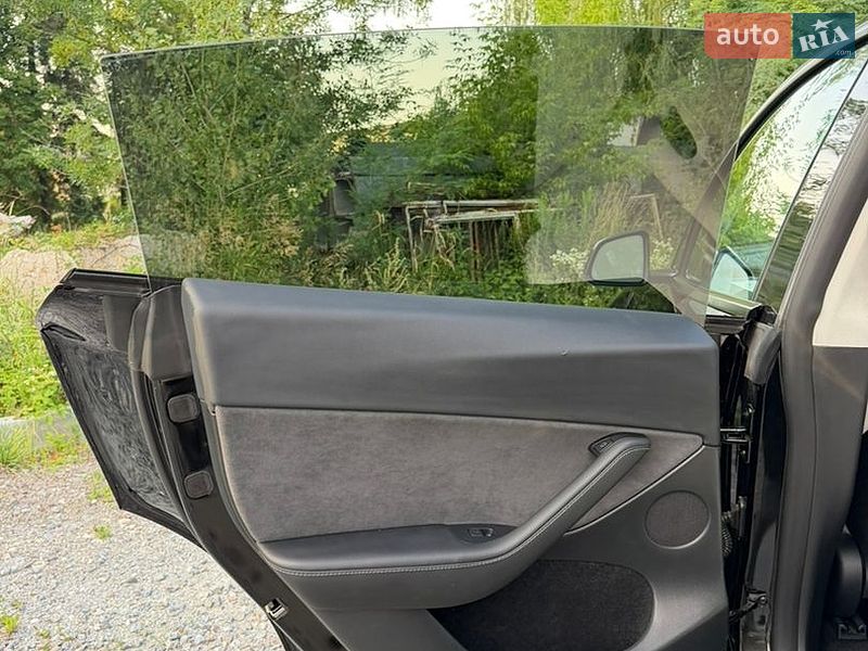 Позашляховик / Кросовер Tesla Model Y 2024 в Самборі фото 25 Позашляховик / Кросовер Tesla Model Y 2024 в Самборі