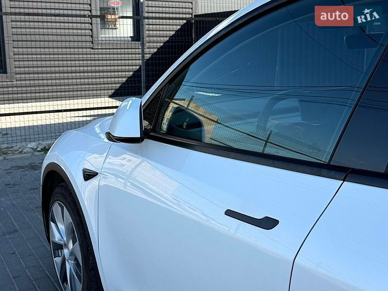 Позашляховик / Кросовер Tesla Model Y 2023 в Тернополі