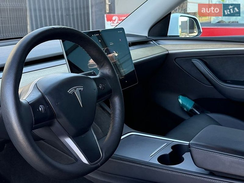 Позашляховик / Кросовер Tesla Model Y 2023 в Тернополі