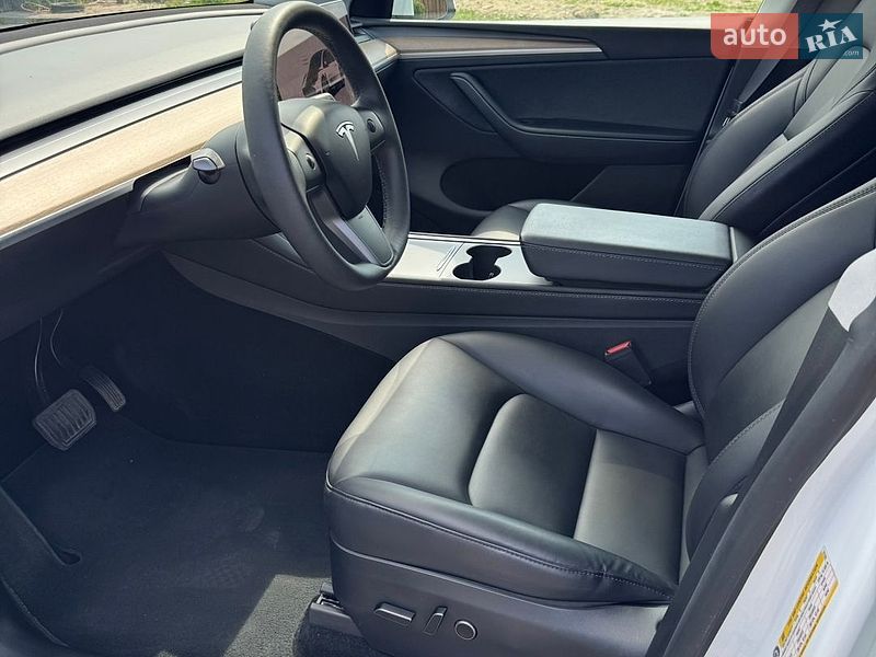 Внедорожник / Кроссовер Tesla Model Y 2023 в Ивано-Франковске