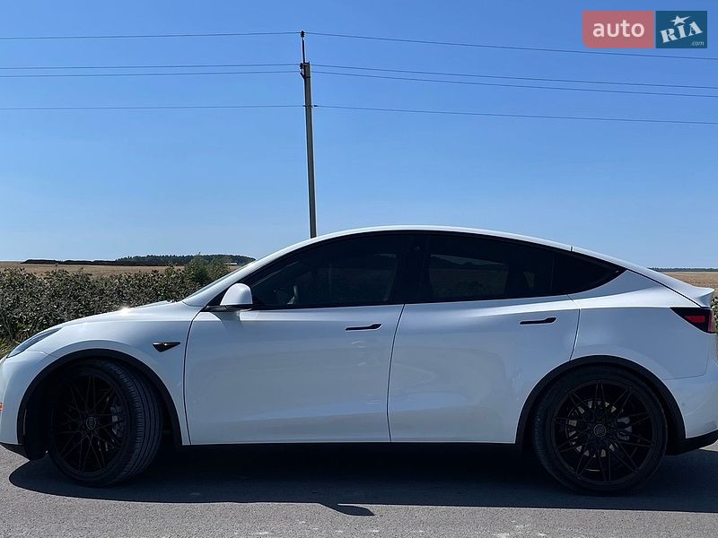 Внедорожник / Кроссовер Tesla Model Y 2021 в Львове