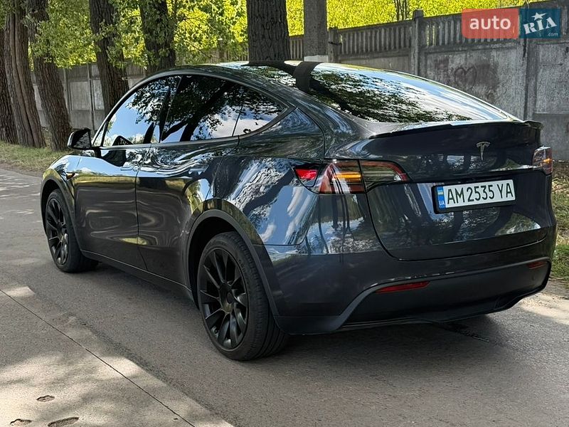 Внедорожник / Кроссовер Tesla Model Y 2024 в Киеве