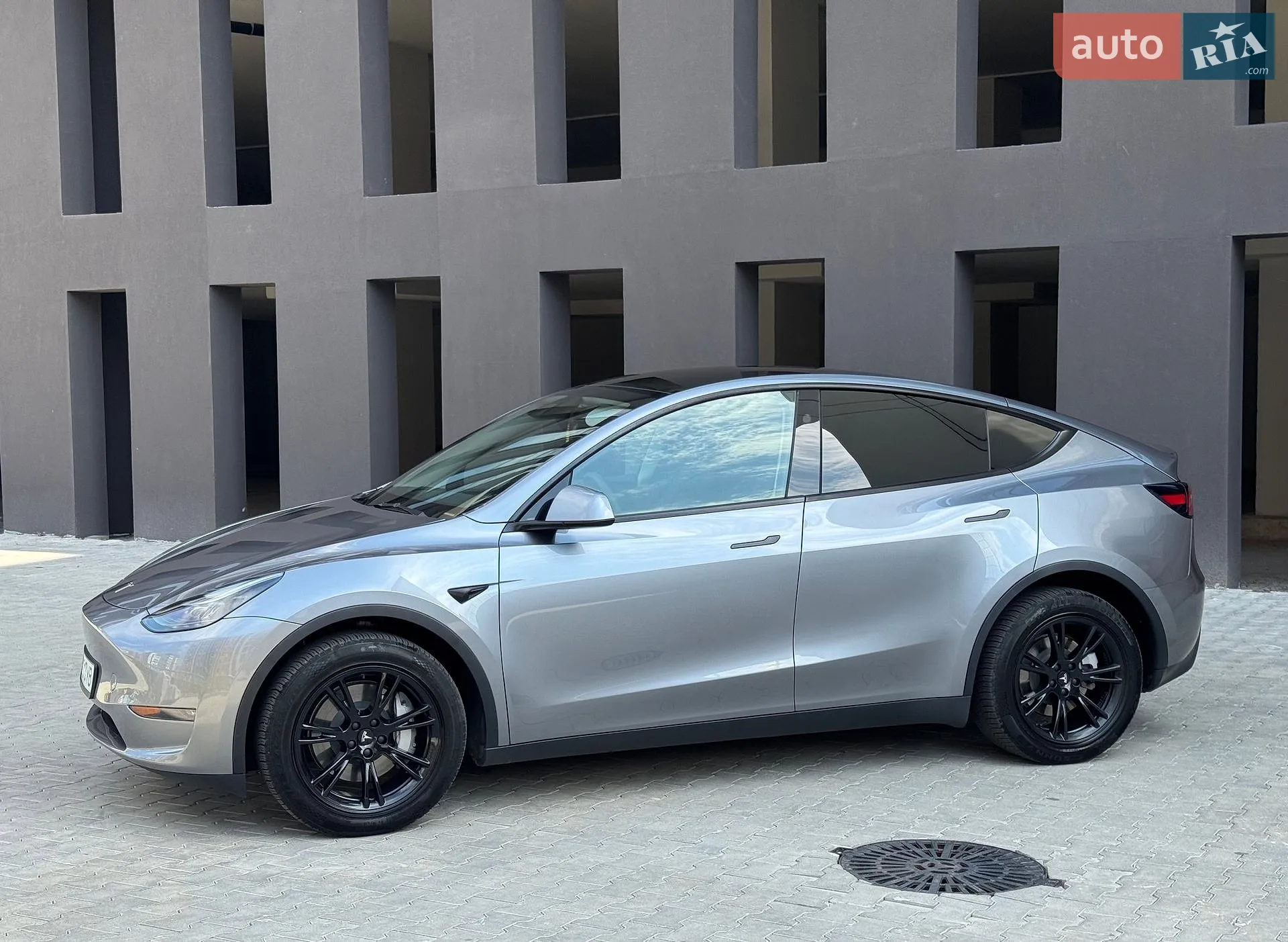 2025 Tesla Model Y - мініатюра 6