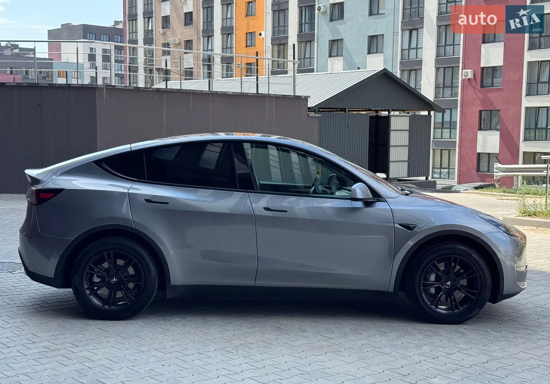 2025 Tesla Model Y - мініатюра 12