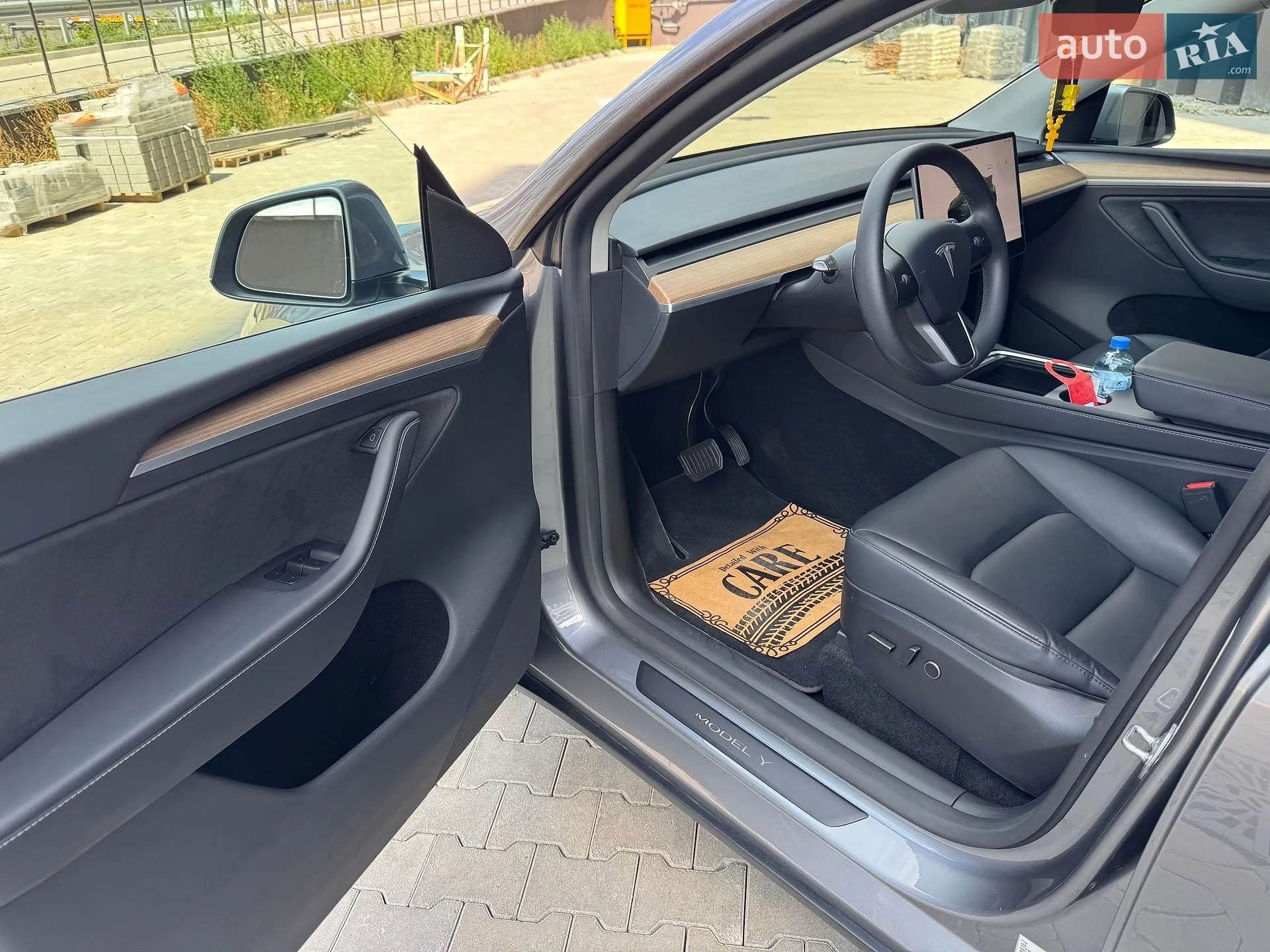2025 Tesla Model Y - мініатюра 14