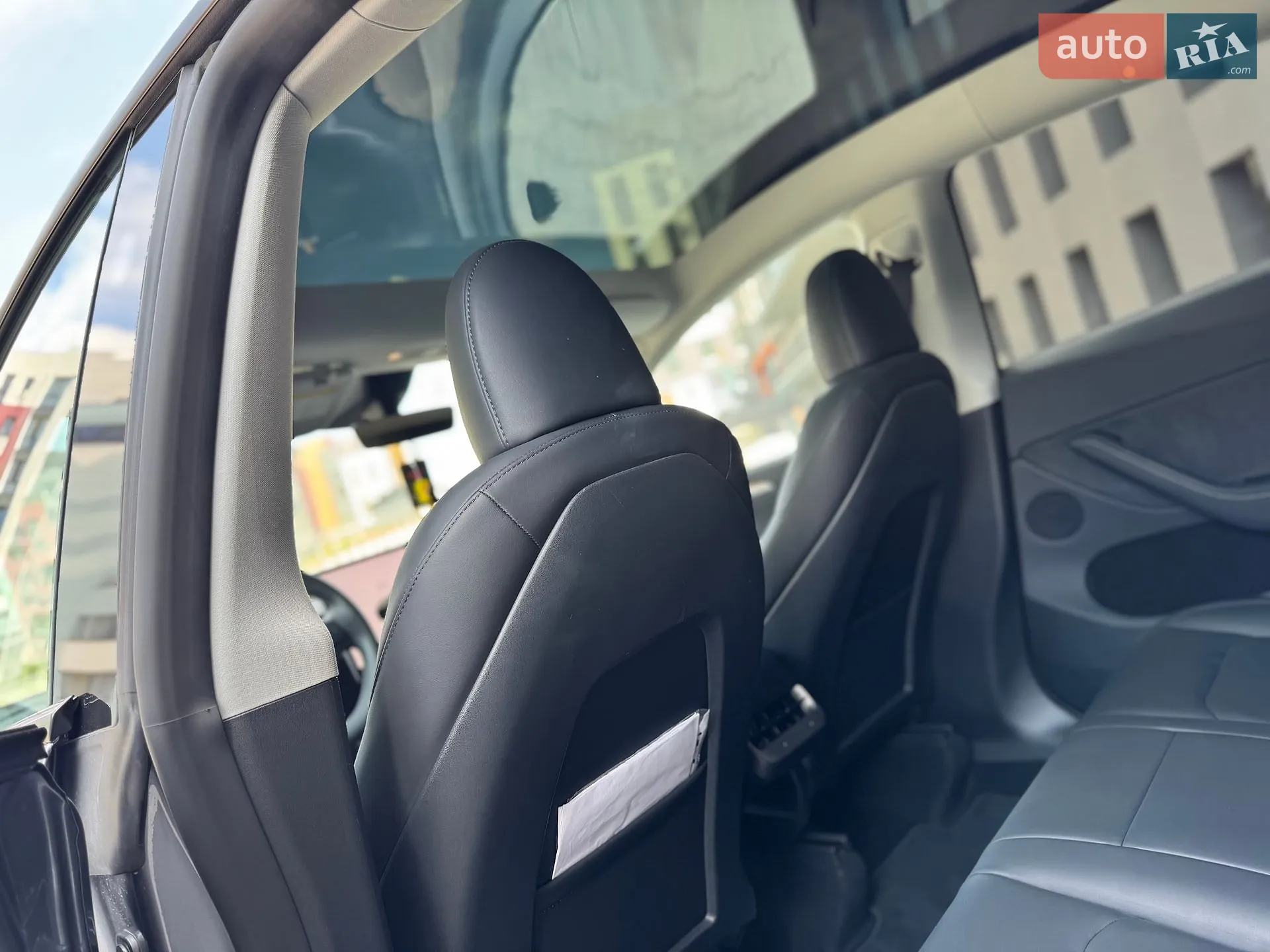2025 Tesla Model Y - мініатюра 16