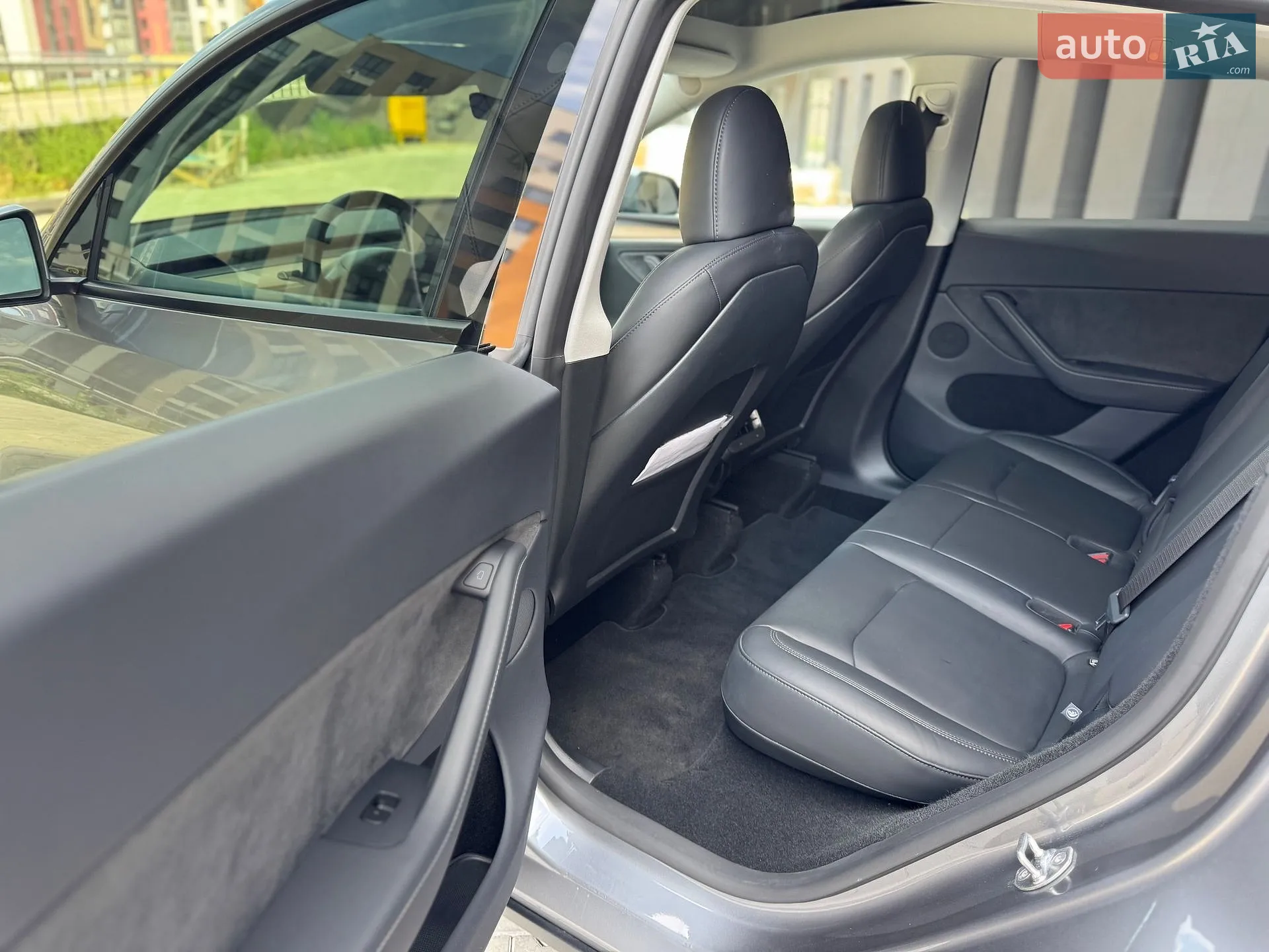 2025 Tesla Model Y - мініатюра 17
