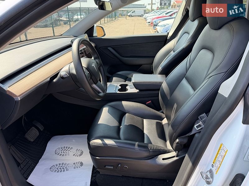 Внедорожник / Кроссовер Tesla Model Y 2021 в Киеве