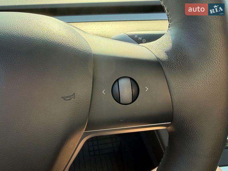 Внедорожник / Кроссовер Tesla Model Y 2021 в Киеве