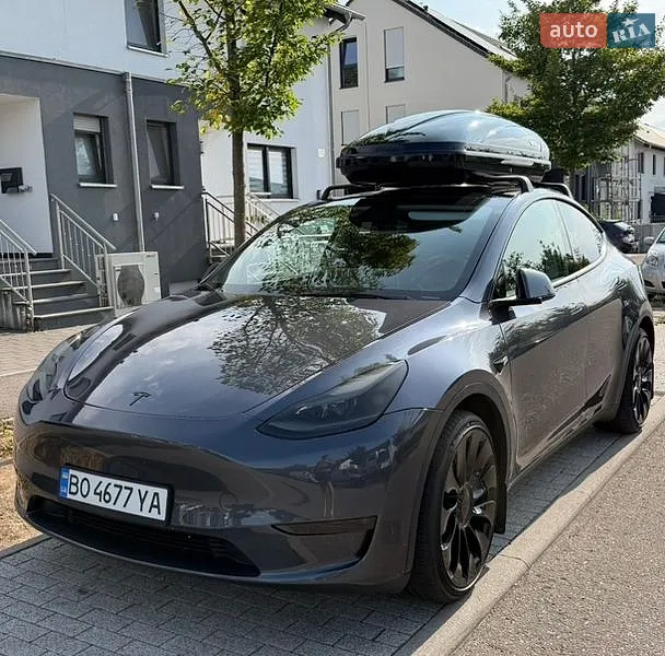 Tesla Model Y 2023