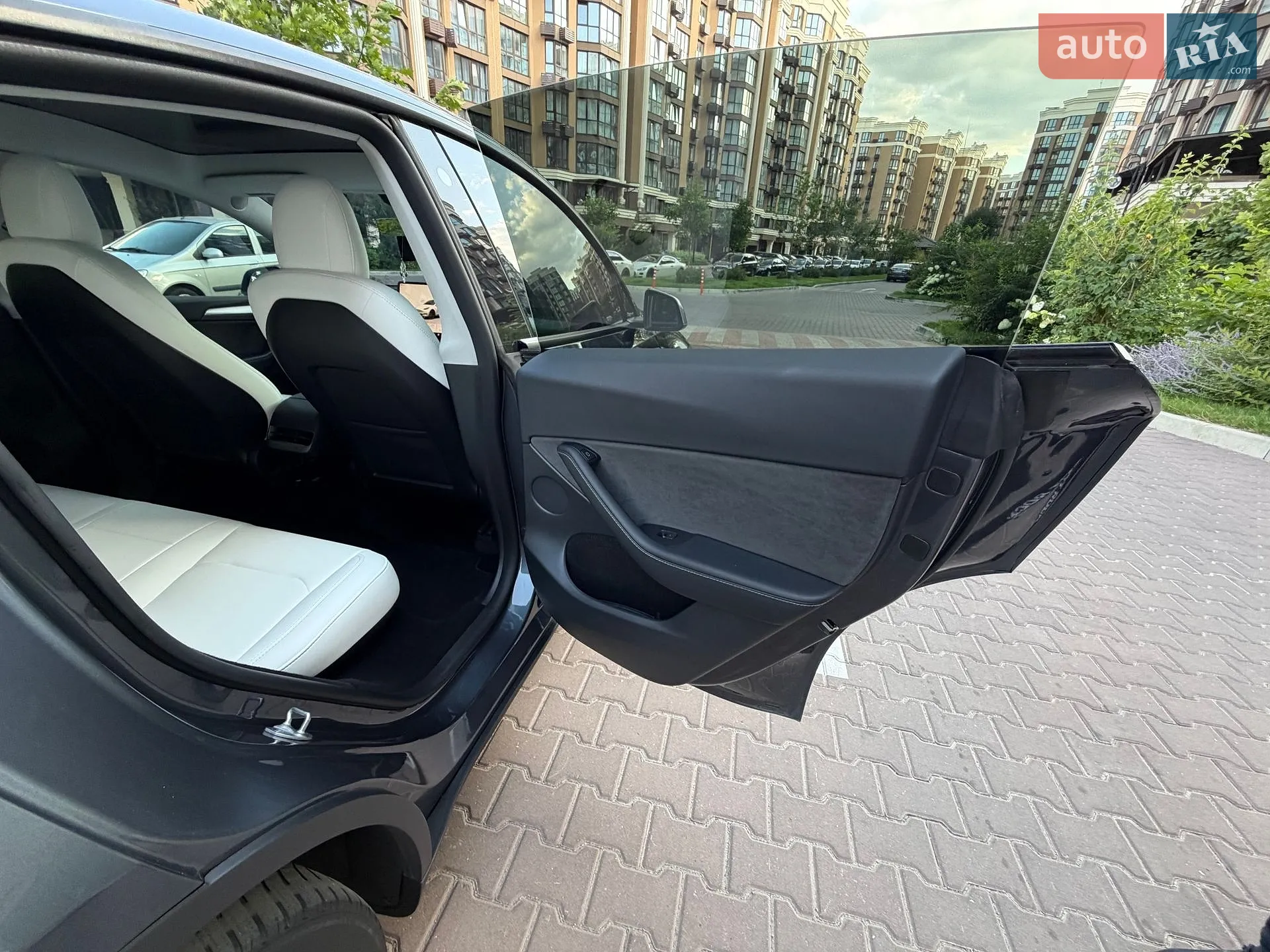 2022 Tesla Model Y - мініатюра 21
