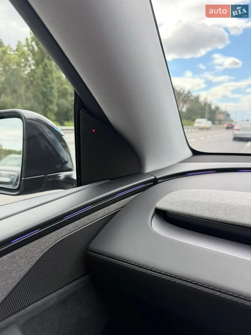 2025 Tesla Model Y - мініатюра 27