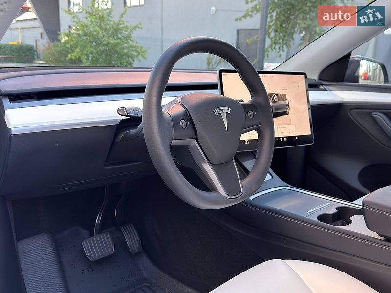 Позашляховик / Кросовер Tesla Model Y 2024 в Львові