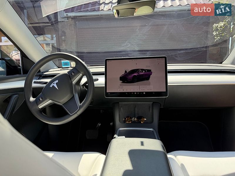 Внедорожник / Кроссовер Tesla Model Y 2022 в Киеве