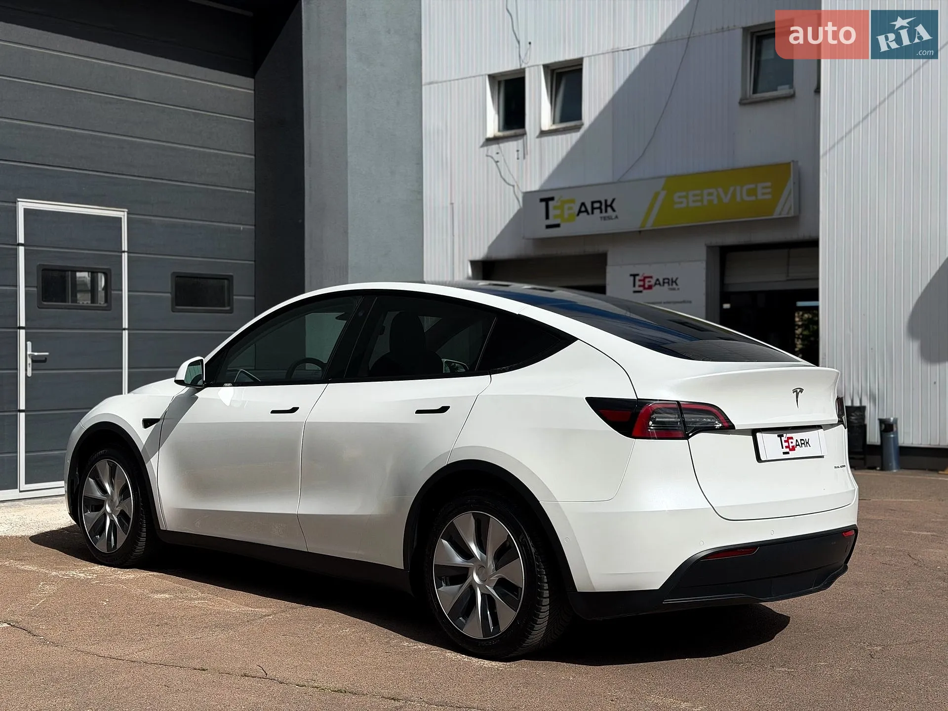 2022 Tesla Model Y - мініатюра 8