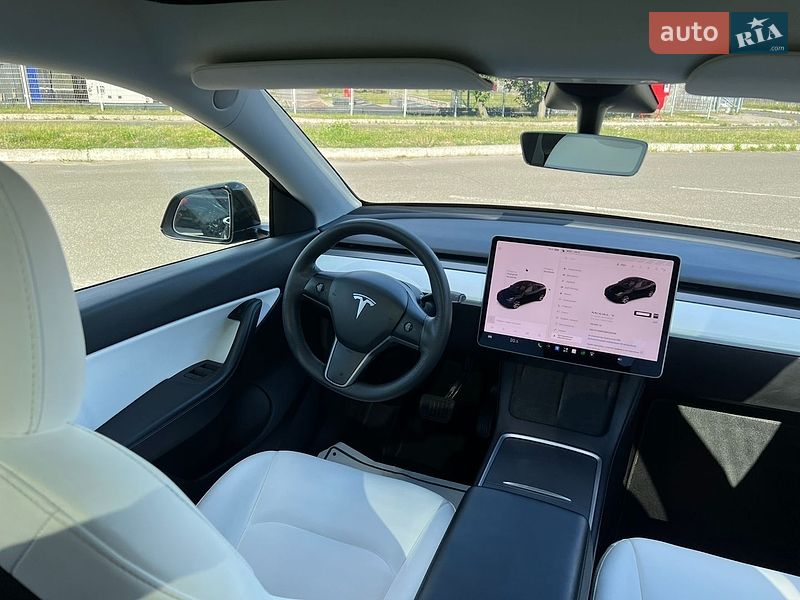 Внедорожник / Кроссовер Tesla Model Y 2021 в Киеве