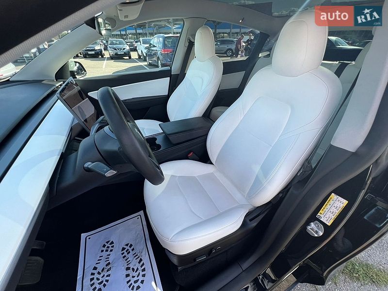 Внедорожник / Кроссовер Tesla Model Y 2021 в Киеве