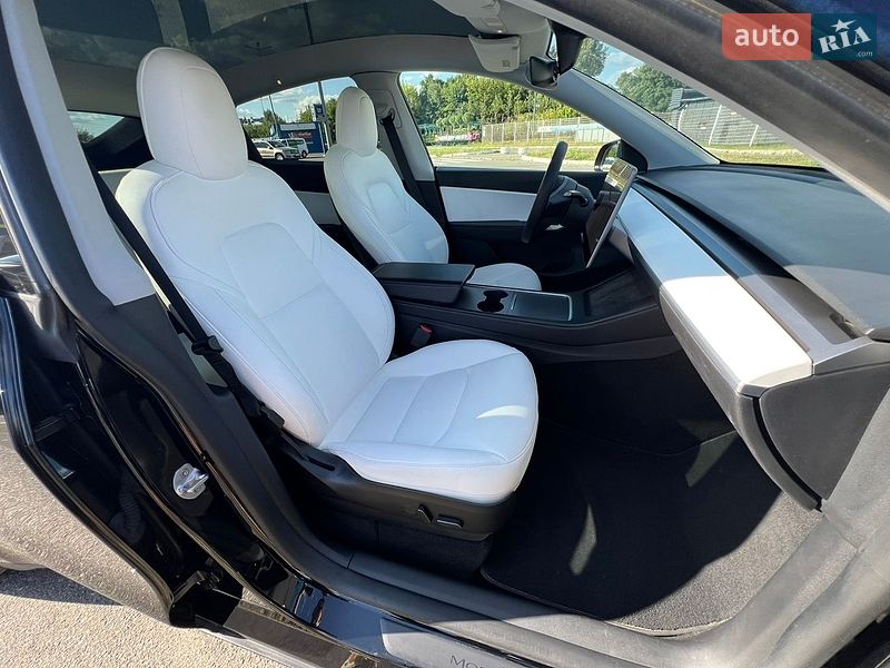 Внедорожник / Кроссовер Tesla Model Y 2021 в Киеве
