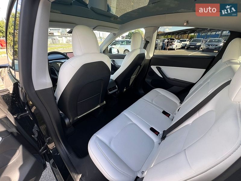 Внедорожник / Кроссовер Tesla Model Y 2021 в Киеве