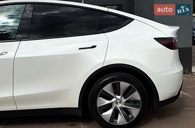 Внедорожник / Кроссовер Tesla Model Y 2022 в Киеве