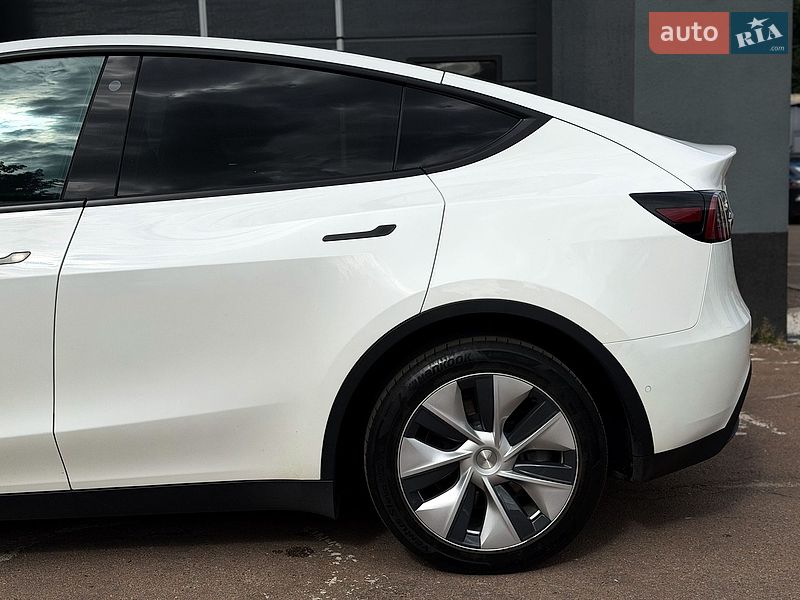 Внедорожник / Кроссовер Tesla Model Y 2022 в Киеве