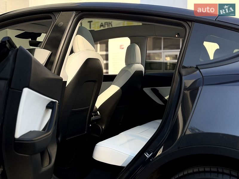 Позашляховик / Кросовер Tesla Model Y 2022 в Києві