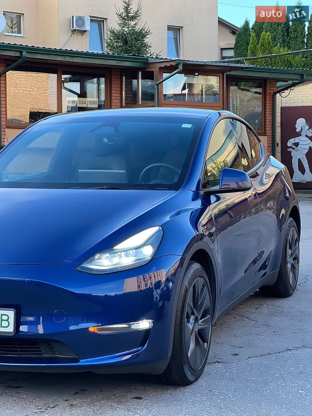 2024 Tesla Model Y - мініатюра 2