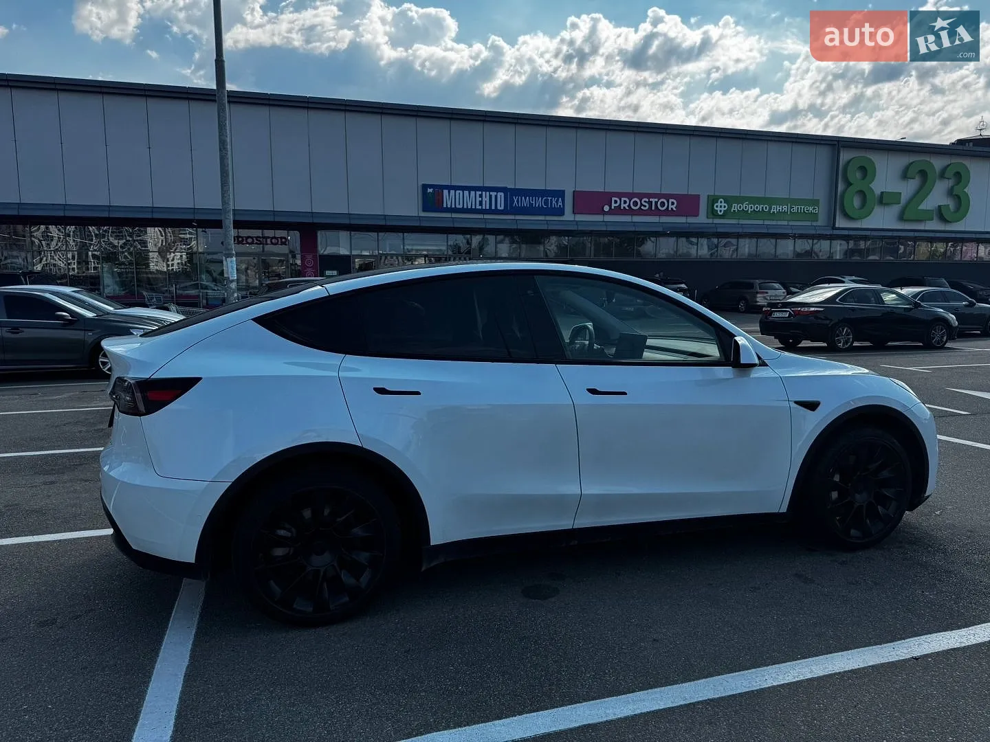 2020 Tesla Model Y - мініатюра 8