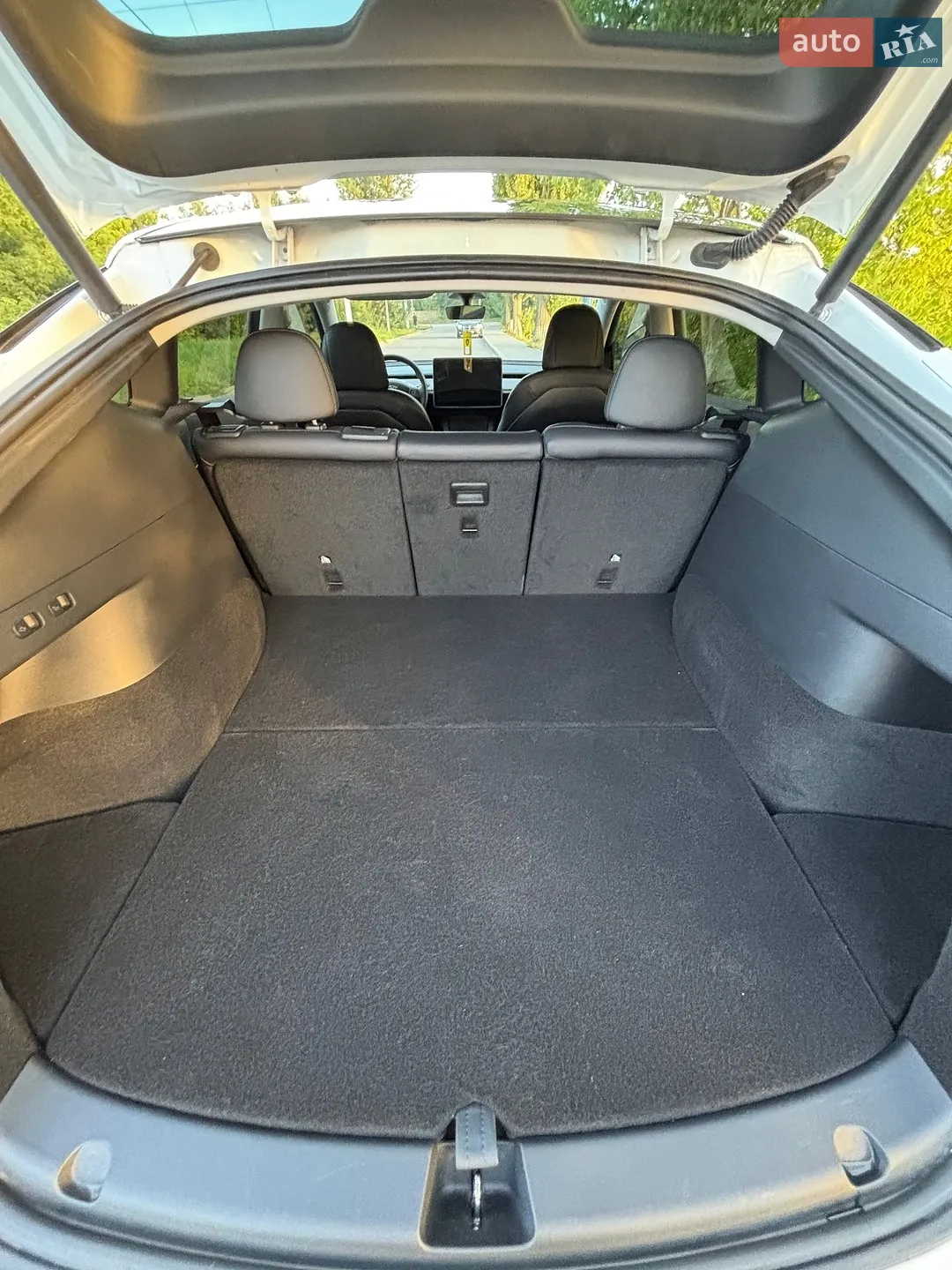 2022 Tesla Model Y - мініатюра 8
