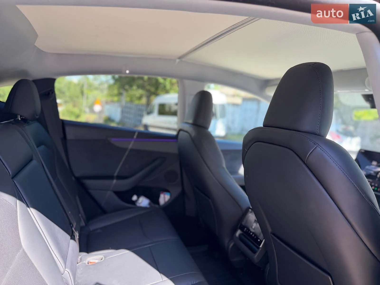 2025 Tesla Model Y - мініатюра 25