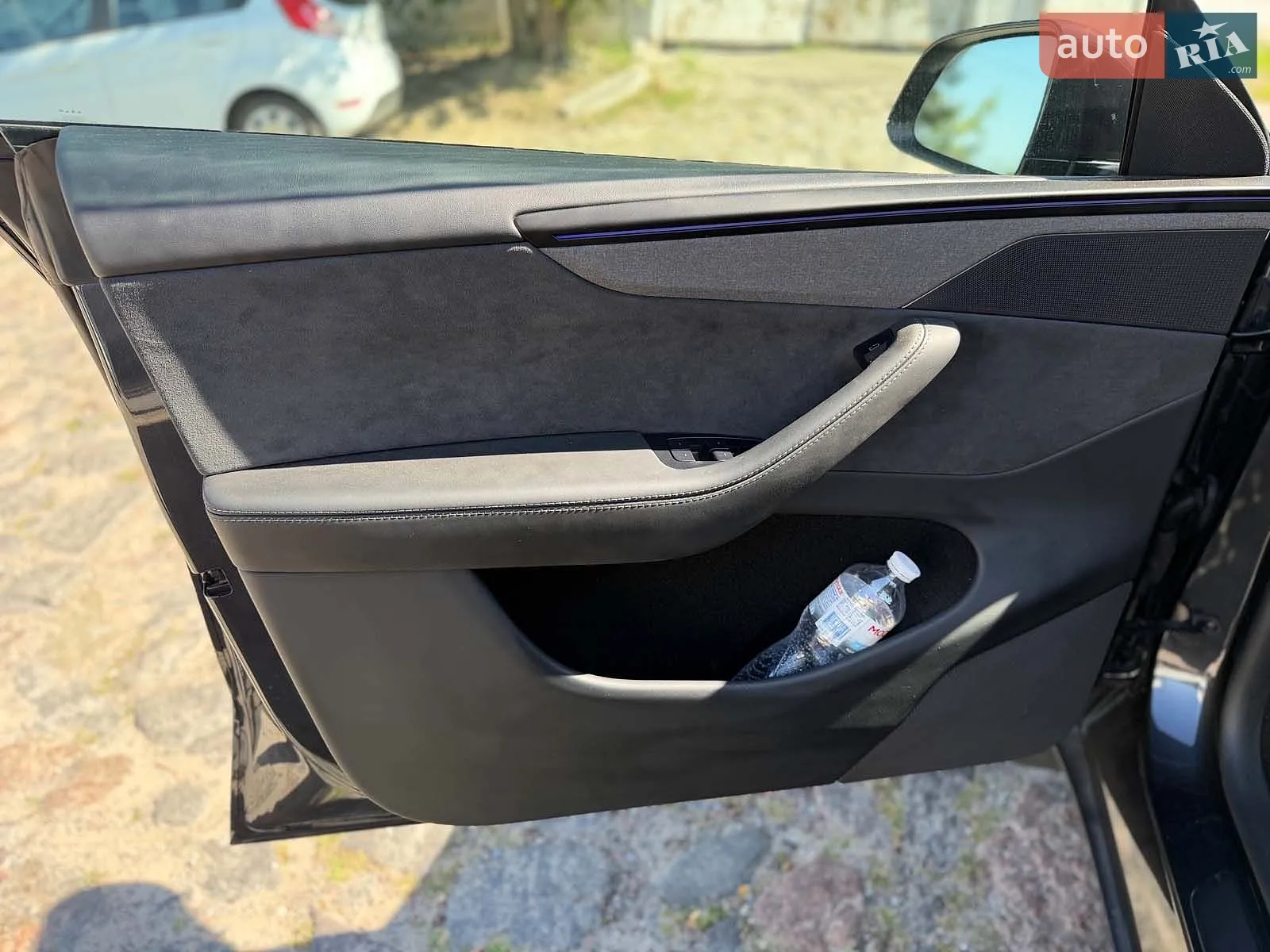 2025 Tesla Model Y - мініатюра 14