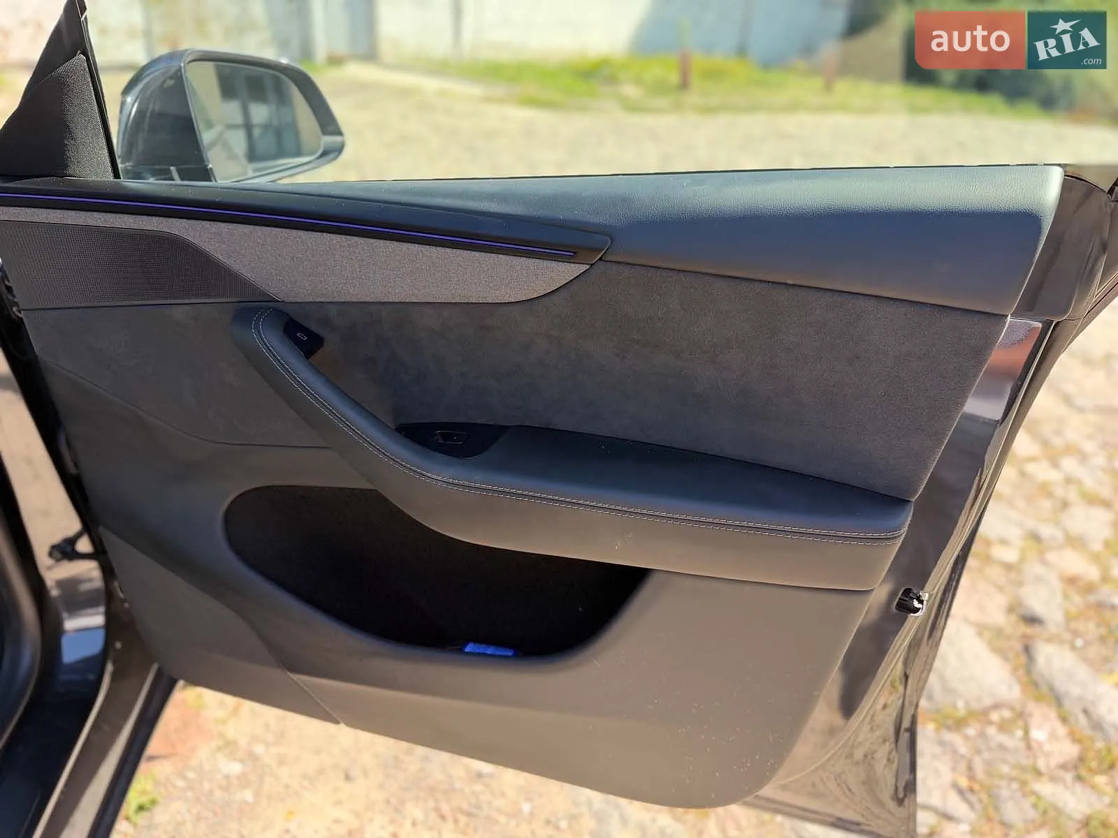 2025 Tesla Model Y - мініатюра 26