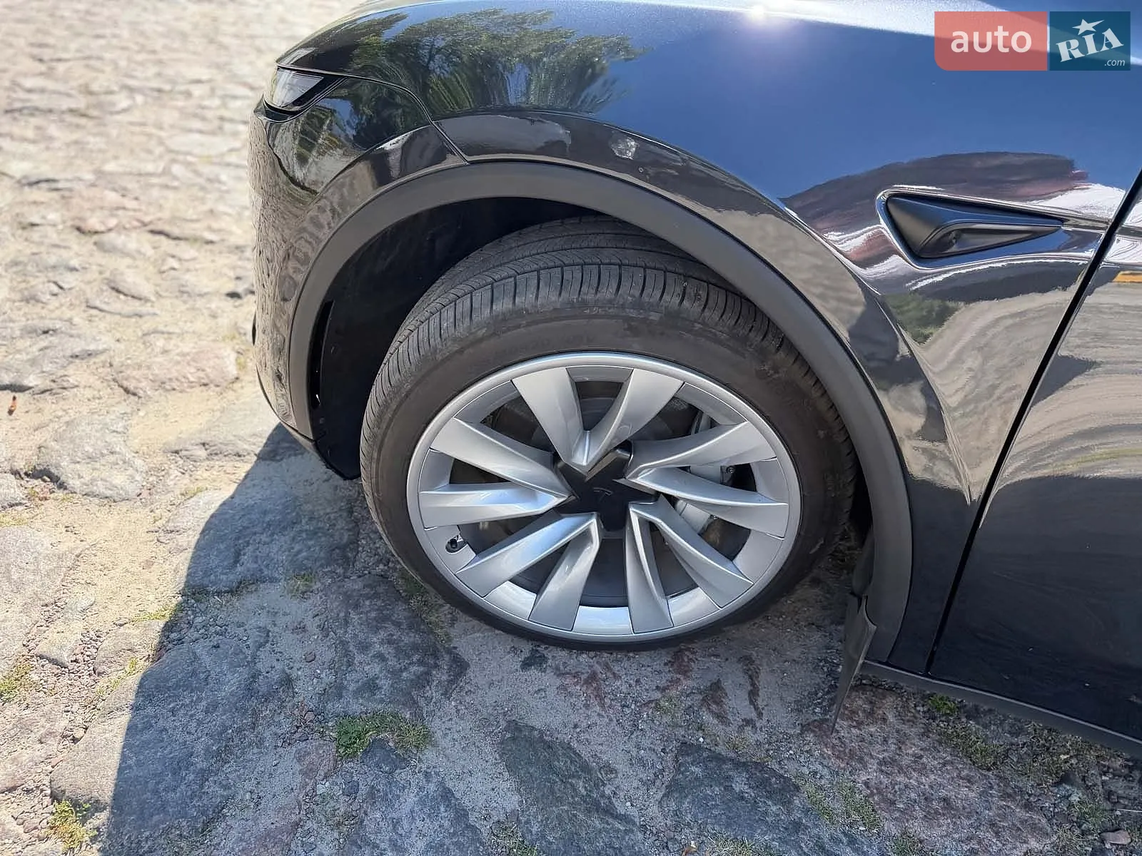 2025 Tesla Model Y - мініатюра 13