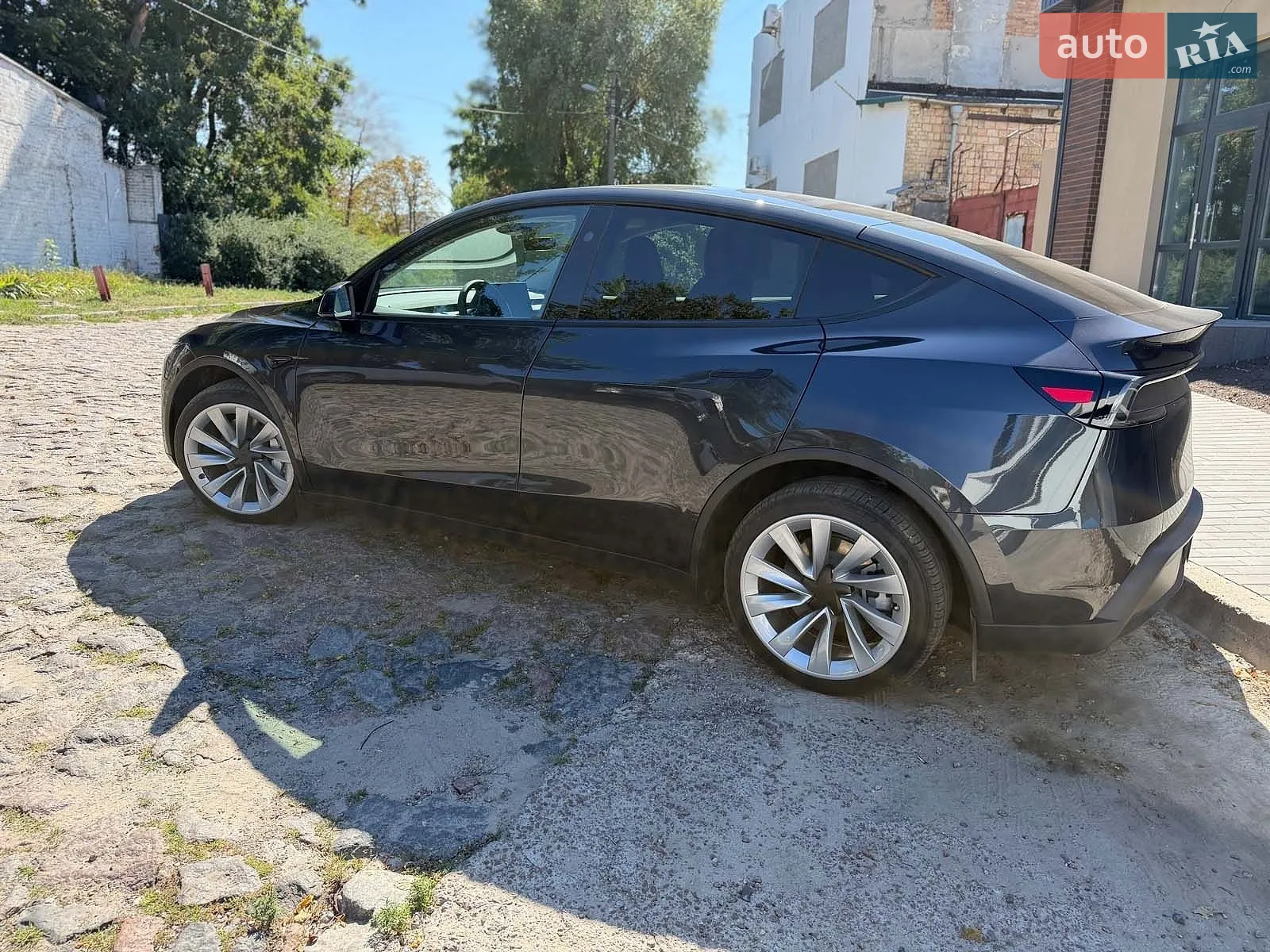 2025 Tesla Model Y - мініатюра 11