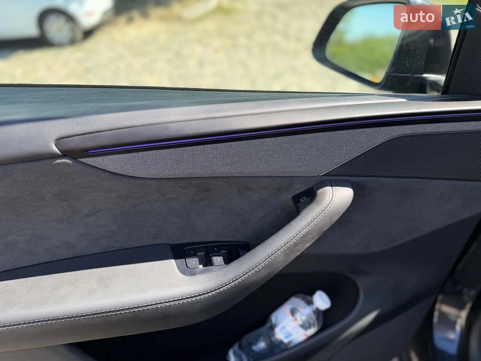 2025 Tesla Model Y - мініатюра 15