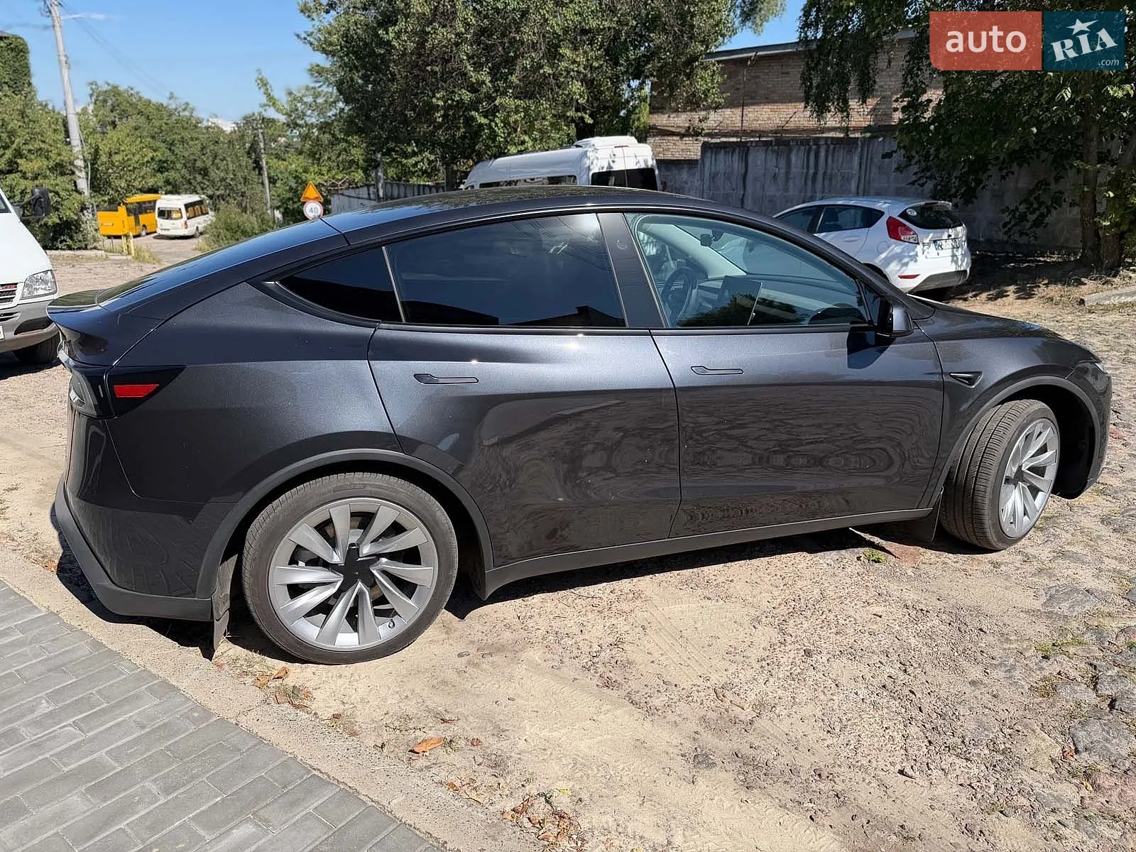 2025 Tesla Model Y - мініатюра 6