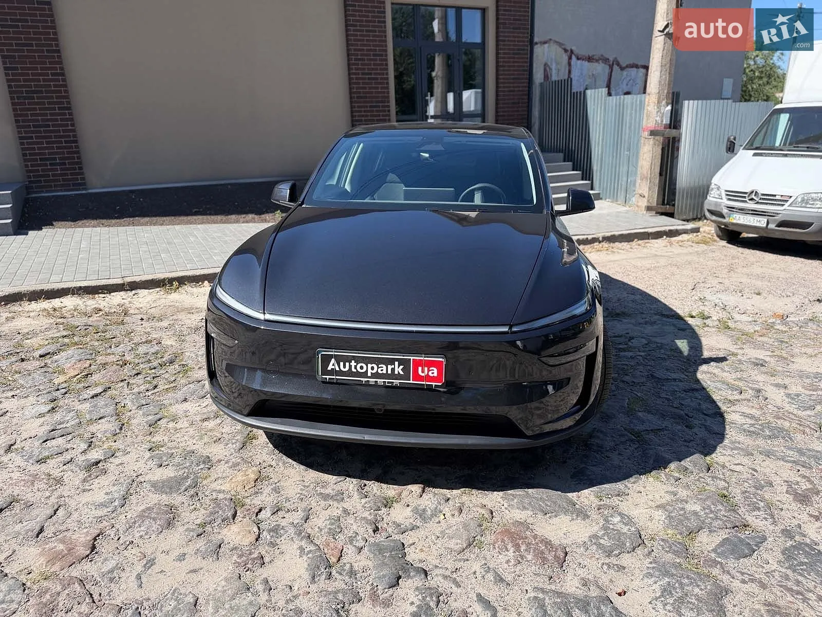2025 Tesla Model Y - мініатюра 2