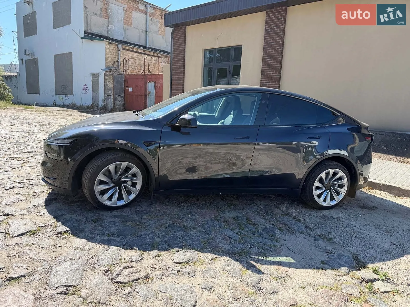 2025 Tesla Model Y - мініатюра 12