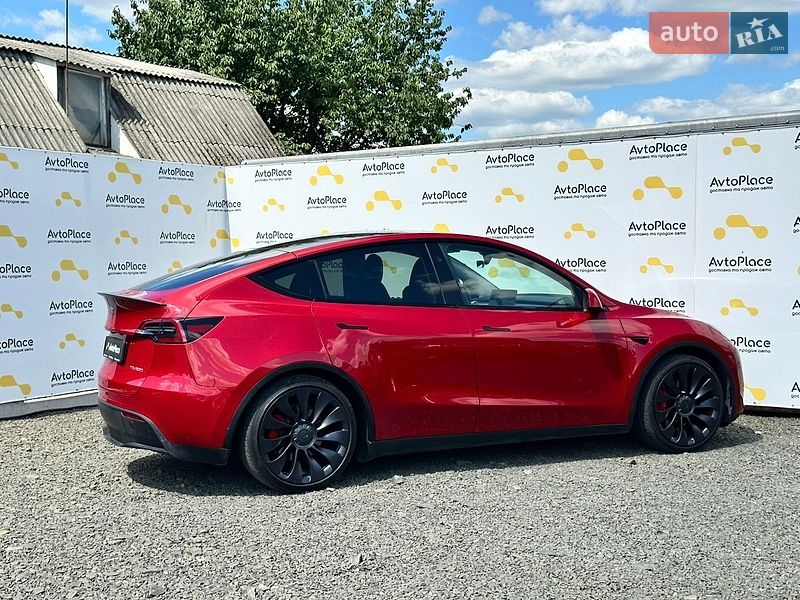 Внедорожник / Кроссовер Tesla Model Y 2023 в Луцке
