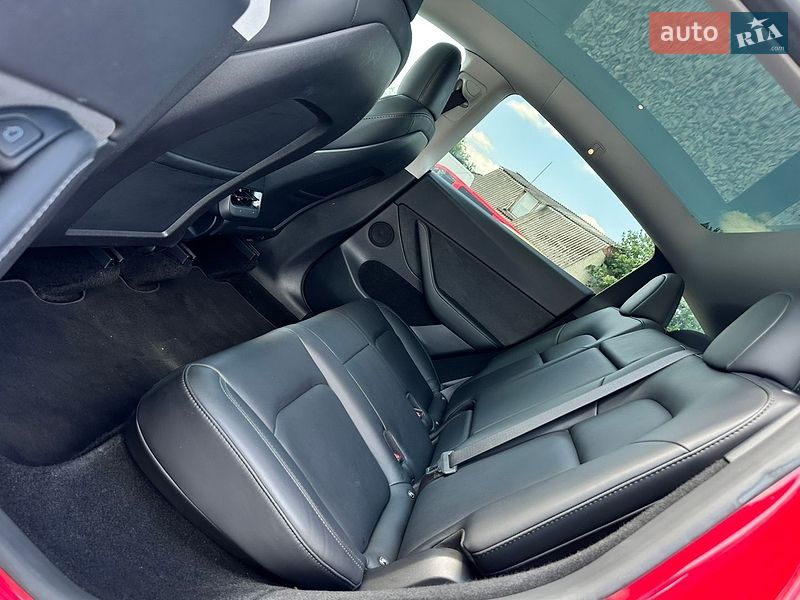 Внедорожник / Кроссовер Tesla Model Y 2023 в Луцке