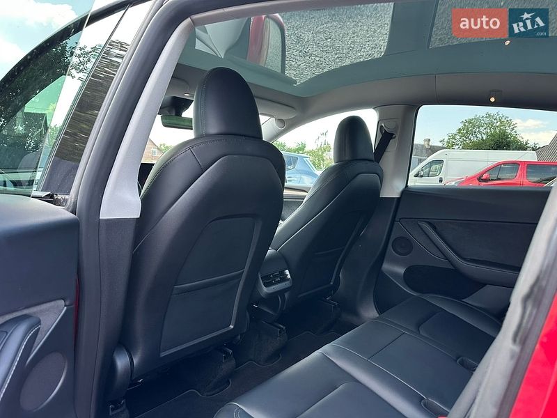 Внедорожник / Кроссовер Tesla Model Y 2023 в Луцке