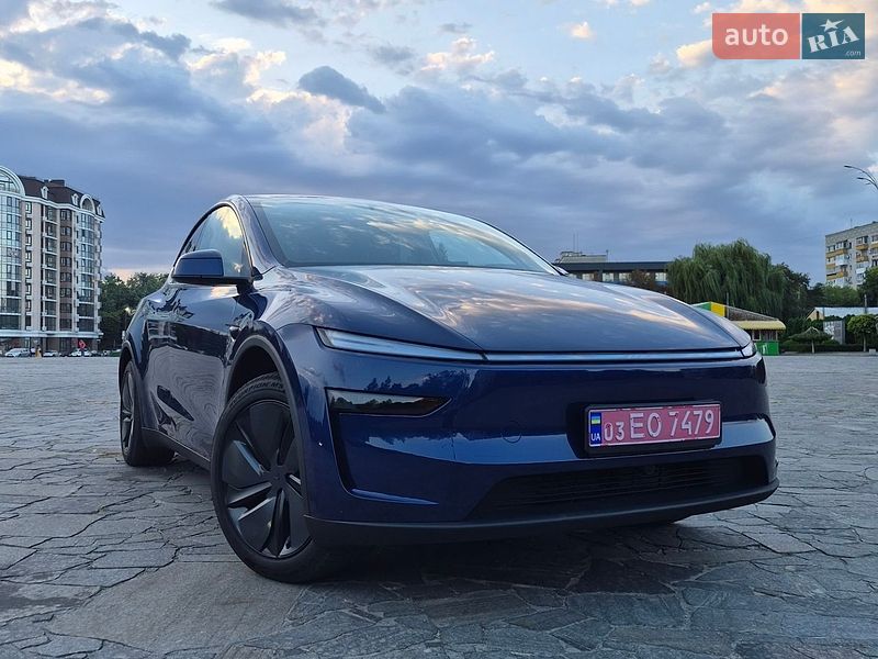 Внедорожник / Кроссовер Tesla Model Y 2025 в Кременчуге