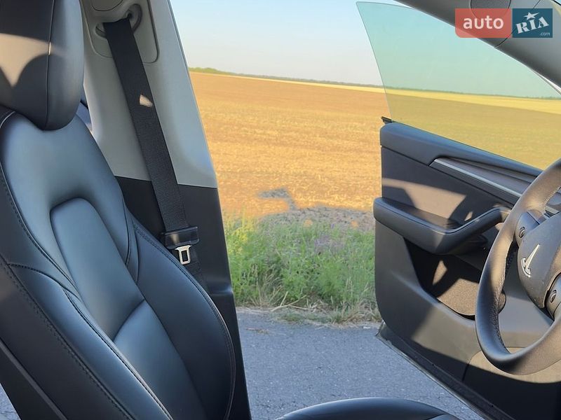 Внедорожник / Кроссовер Tesla Model Y 2023 в Виннице